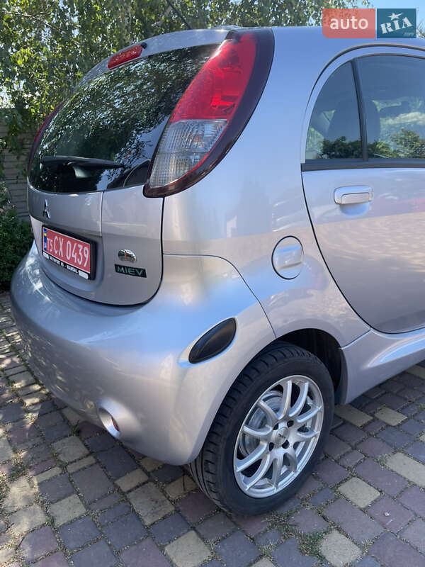 Хэтчбек Mitsubishi i-MiEV 2011 в Днепре