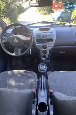 Хэтчбек Mitsubishi i-MiEV 2011 в 