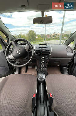 Хэтчбек Mitsubishi i-MiEV 2012 в 