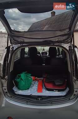 Хэтчбек Mitsubishi i-MiEV 2010 в 