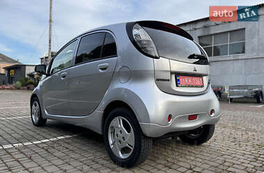 Хэтчбек Mitsubishi i-MiEV 2015 в 