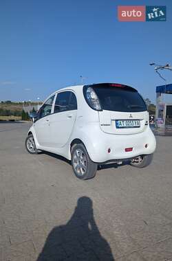 Хэтчбек Mitsubishi i-MiEV 2011 в 