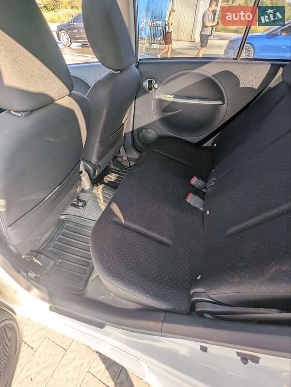 Хэтчбек Mitsubishi i-MiEV 2011 в Ивано-Франковске фото 14 Хэтчбек Mitsubishi i-MiEV 2011 в Ивано-Франковске