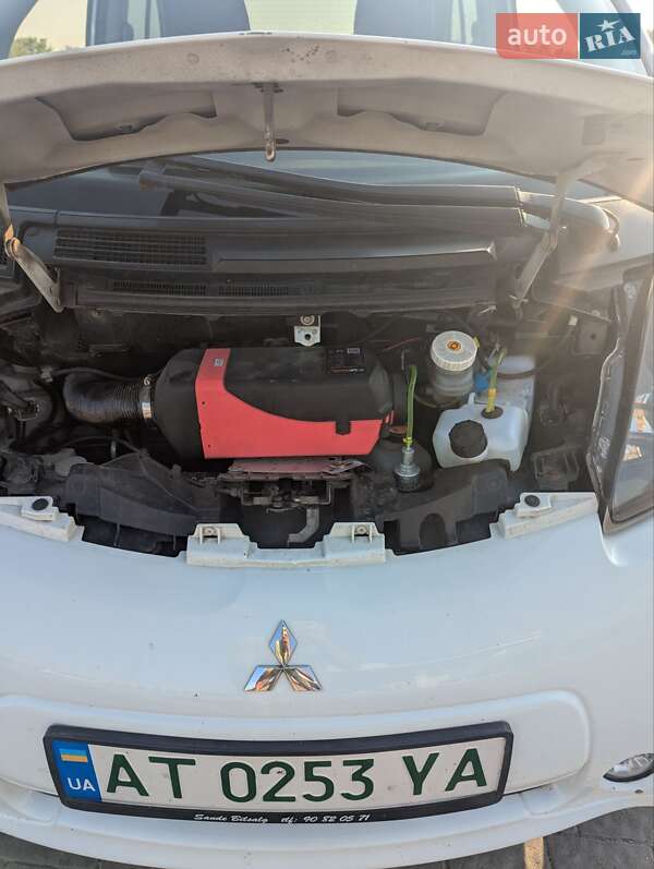 Хэтчбек Mitsubishi i-MiEV 2011 в Ивано-Франковске фото 23 Хэтчбек Mitsubishi i-MiEV 2011 в Ивано-Франковске