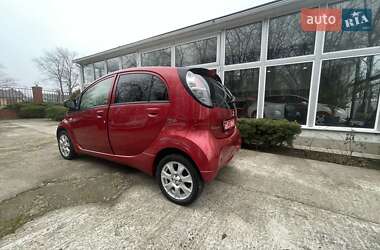 Хэтчбек Mitsubishi i-MiEV 2015 в 