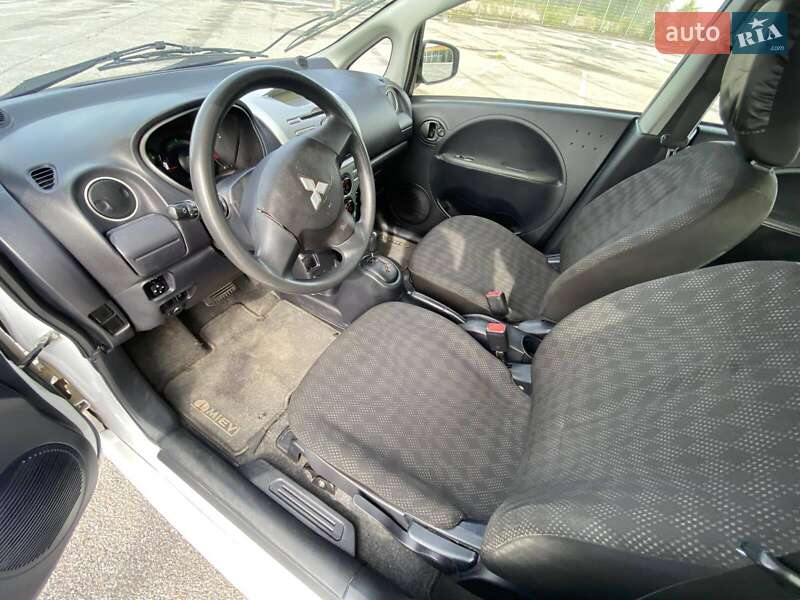 Хэтчбек Mitsubishi i-MiEV 2012 в Черновцах фото 8 Хэтчбек Mitsubishi i-MiEV 2012 в Черновцах
