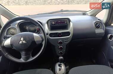 Хетчбек Mitsubishi i-MiEV 2011 в 