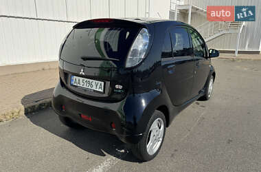 Хэтчбек Mitsubishi i-MiEV 2015 в 