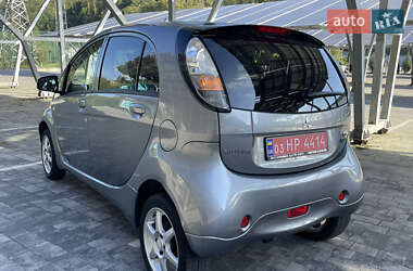 Хэтчбек Mitsubishi i-MiEV 2011 в 