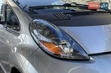 Хэтчбек Mitsubishi i-MiEV 2011 в 