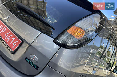 Хэтчбек Mitsubishi i-MiEV 2011 в 