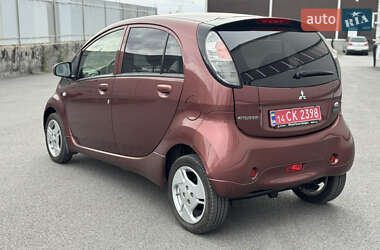 Хетчбек Mitsubishi i-MiEV 2015 в 