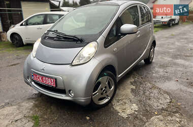 Хэтчбек Mitsubishi i-MiEV 2013 в 