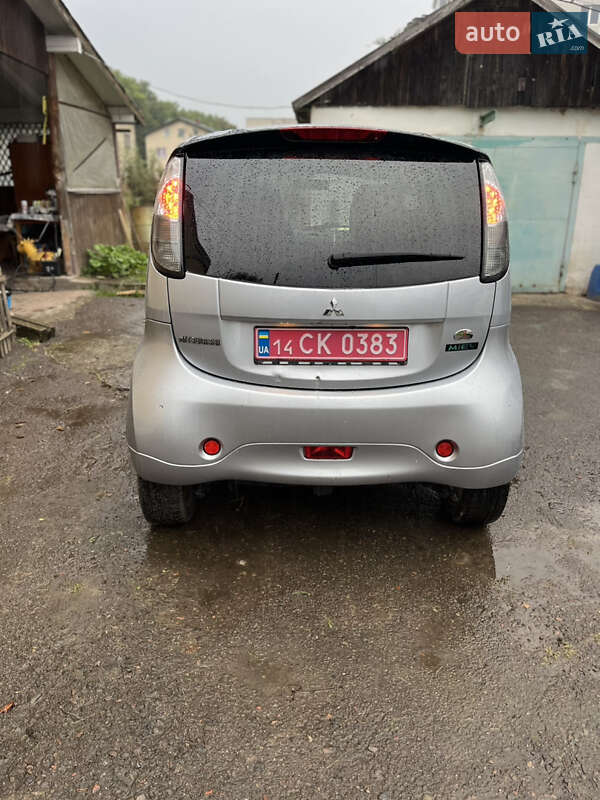 Хэтчбек Mitsubishi i-MiEV 2013 в Львове