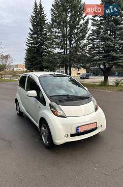 Хэтчбек Mitsubishi i-MiEV 2010 в 