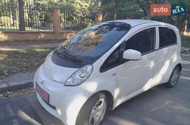 Хэтчбек Mitsubishi i-MiEV 2016 в 
