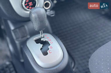 Хэтчбек Mitsubishi i-MiEV 2012 в 