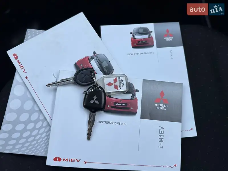 Хэтчбек Mitsubishi i-MiEV 2012 в Львове документ
