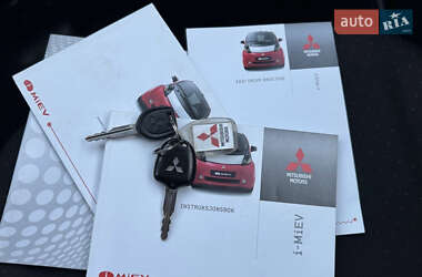 Хэтчбек Mitsubishi i-MiEV 2012 в 