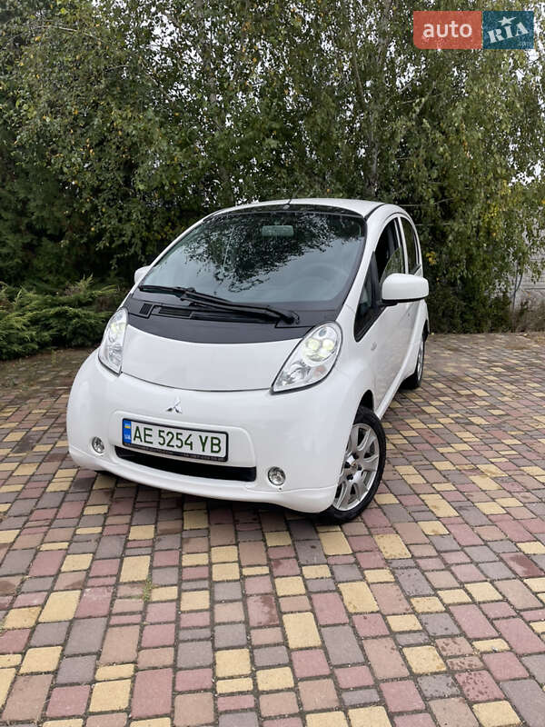 Хэтчбек Mitsubishi i-MiEV 2015 в Днепре