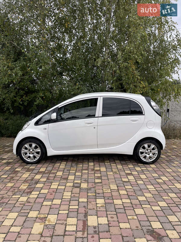 Хэтчбек Mitsubishi i-MiEV 2015 в Днепре