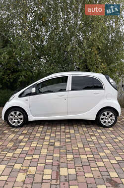 Хэтчбек Mitsubishi i-MiEV 2015 в 