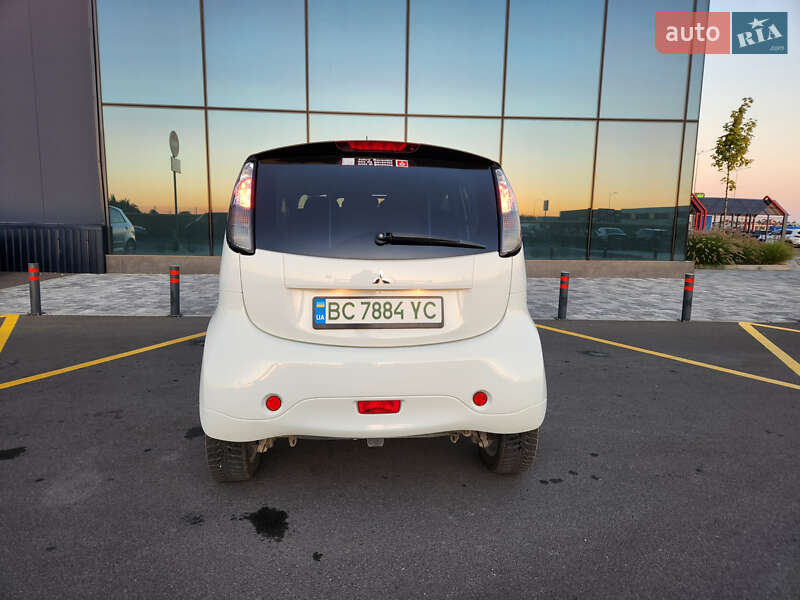 Хэтчбек Mitsubishi i-MiEV 2016 в Львове