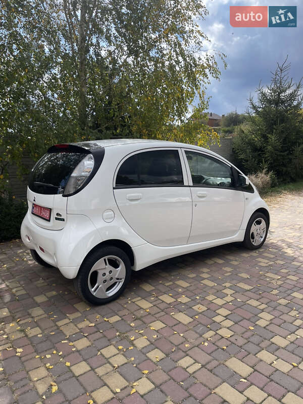 Хэтчбек Mitsubishi i-MiEV 2011 в Днепре