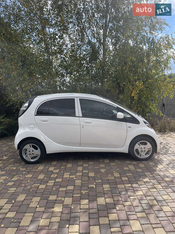 Хэтчбек Mitsubishi i-MiEV 2011 в Днепре