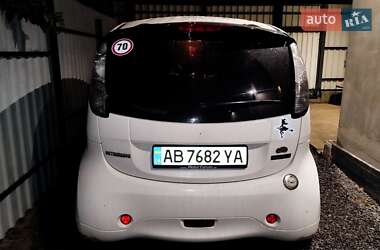 Хэтчбек Mitsubishi i-MiEV 2013 в 