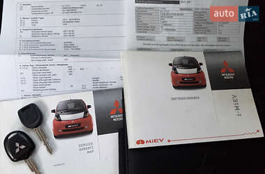 Хэтчбек Mitsubishi i-MiEV 2011 в 