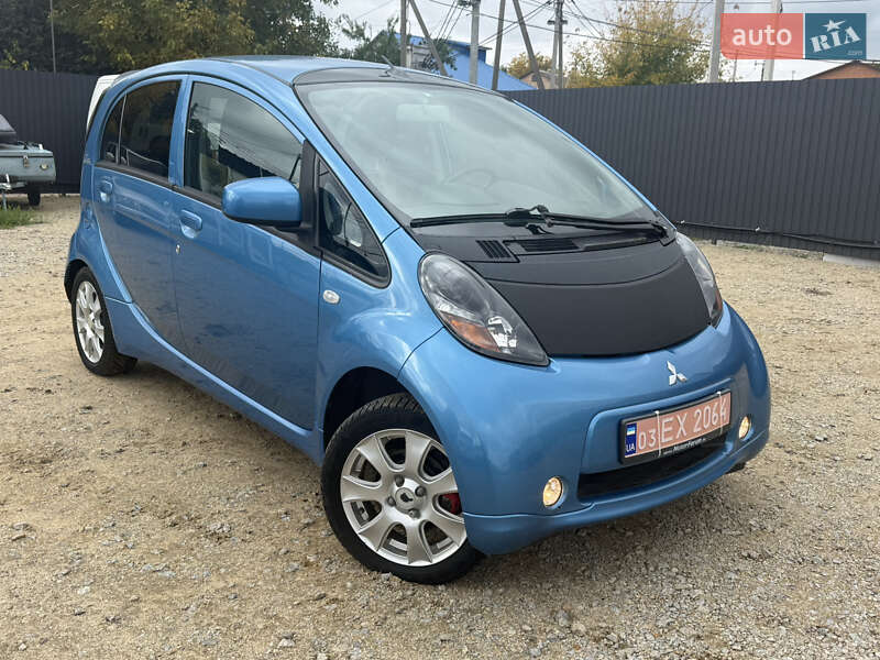 Хэтчбек Mitsubishi i-MiEV 2012 в 