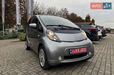 Хэтчбек Mitsubishi i-MiEV 2011 в 