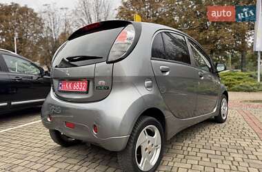 Хэтчбек Mitsubishi i-MiEV 2011 в 