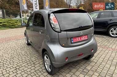 Хэтчбек Mitsubishi i-MiEV 2011 в 