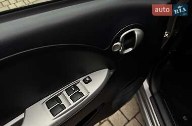 Хэтчбек Mitsubishi i-MiEV 2011 в 