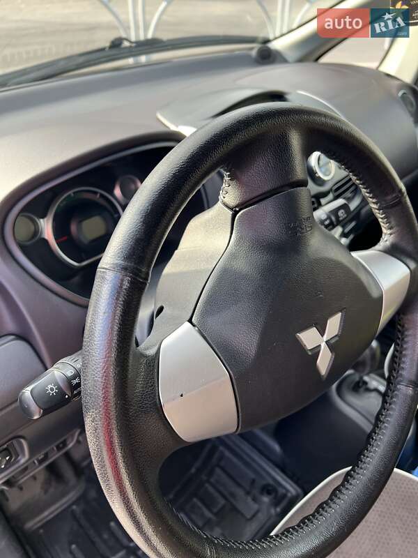 Хетчбек Mitsubishi i-MiEV 2016 в Дніпрі фото 14 Хетчбек Mitsubishi i-MiEV 2016 в Дніпрі