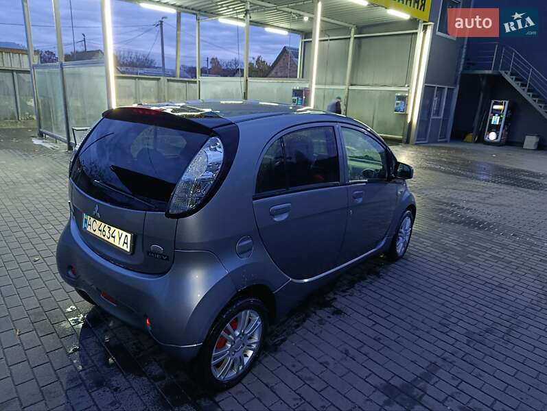 Хэтчбек Mitsubishi i-MiEV 2011 в Киверцах