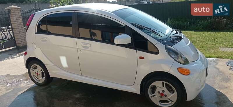 Хэтчбек Mitsubishi i-MiEV 2012 в Черновцах фото 13 Хэтчбек Mitsubishi i-MiEV 2012 в Черновцах