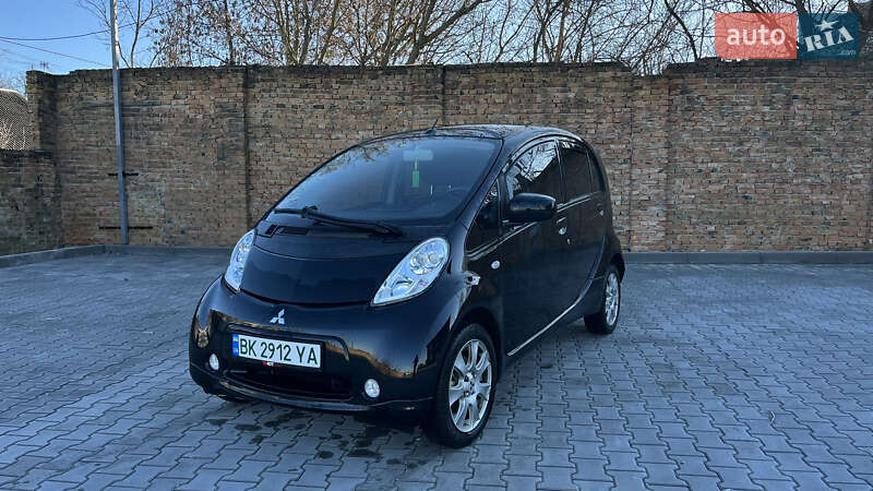 Хэтчбек Mitsubishi i-MiEV 2015 в Дубно