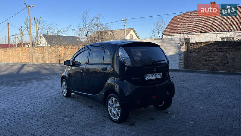 Хэтчбек Mitsubishi i-MiEV 2015 в Дубно