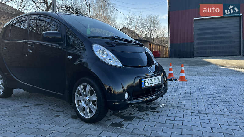Хэтчбек Mitsubishi i-MiEV 2015 в Дубно