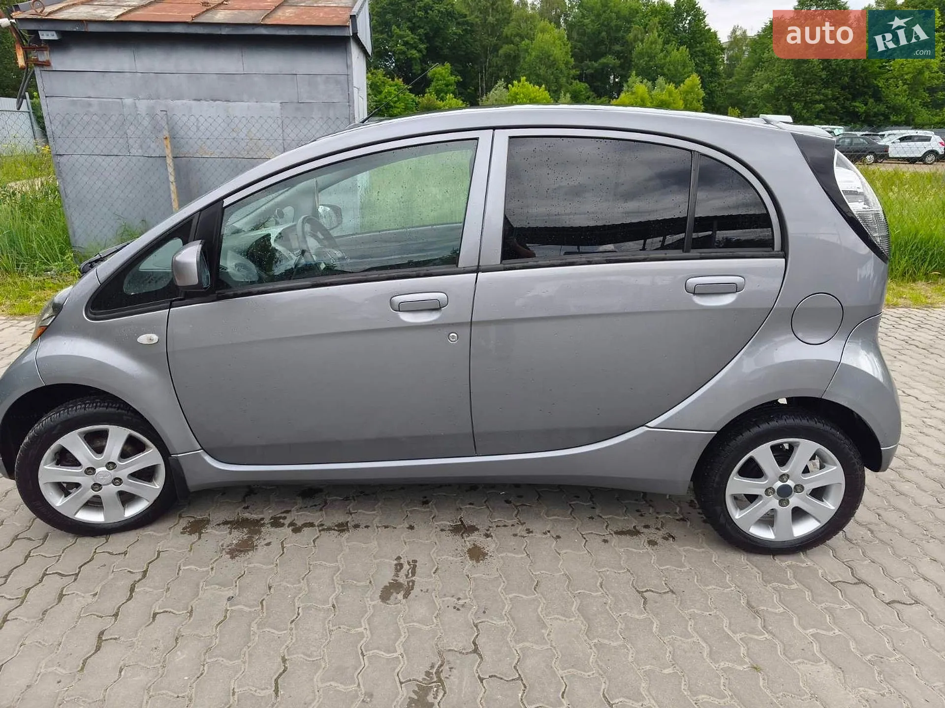 2010 Mitsubishi i-MiEV - мініатюра 15