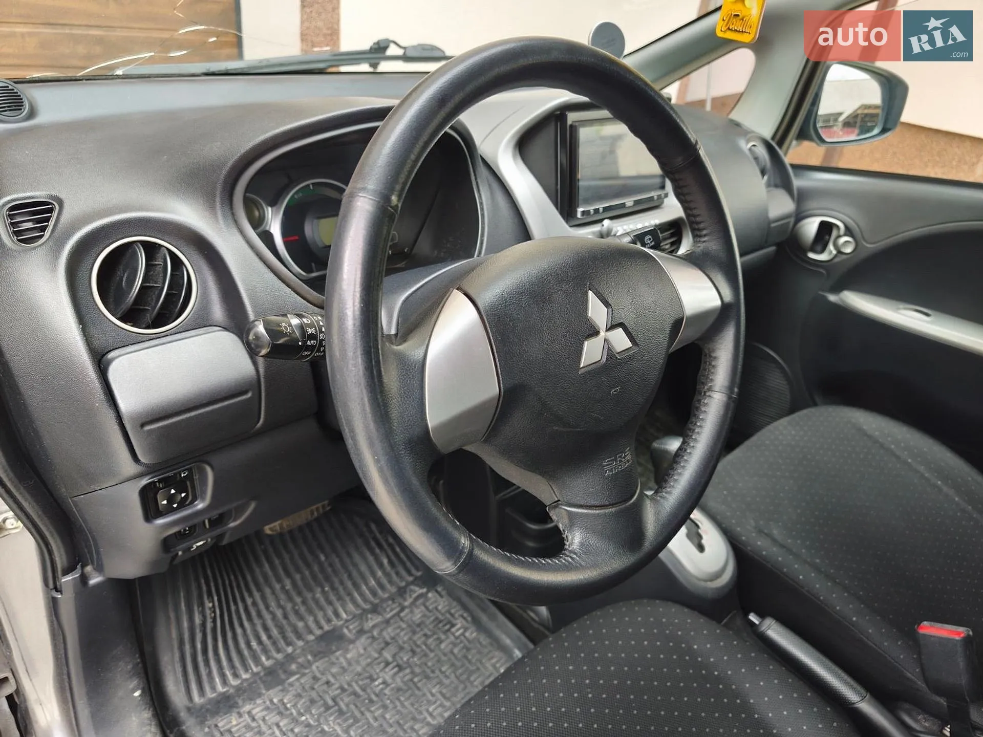 2010 Mitsubishi i-MiEV - мініатюра 36