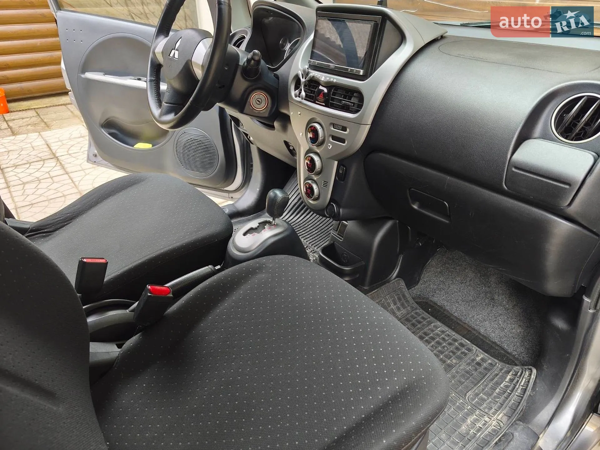 2010 Mitsubishi i-MiEV - мініатюра 40