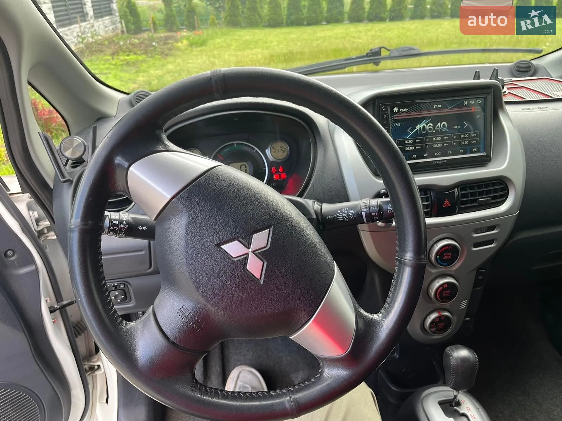 2011 Mitsubishi i-MiEV - мініатюра 22