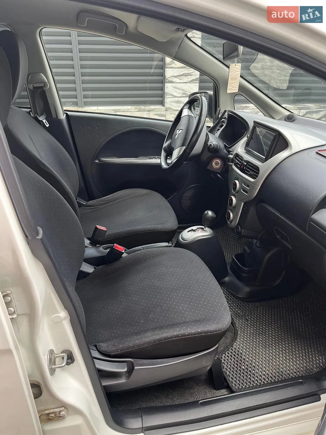 2011 Mitsubishi i-MiEV - мініатюра 24