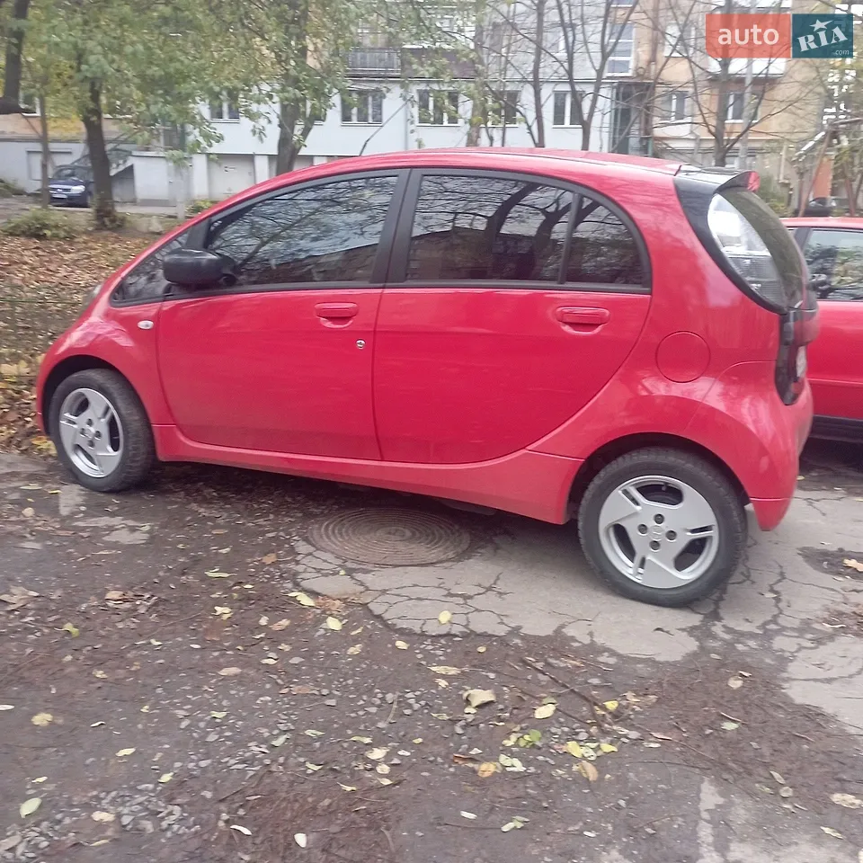 2011 Mitsubishi i-MiEV - мініатюра 18
