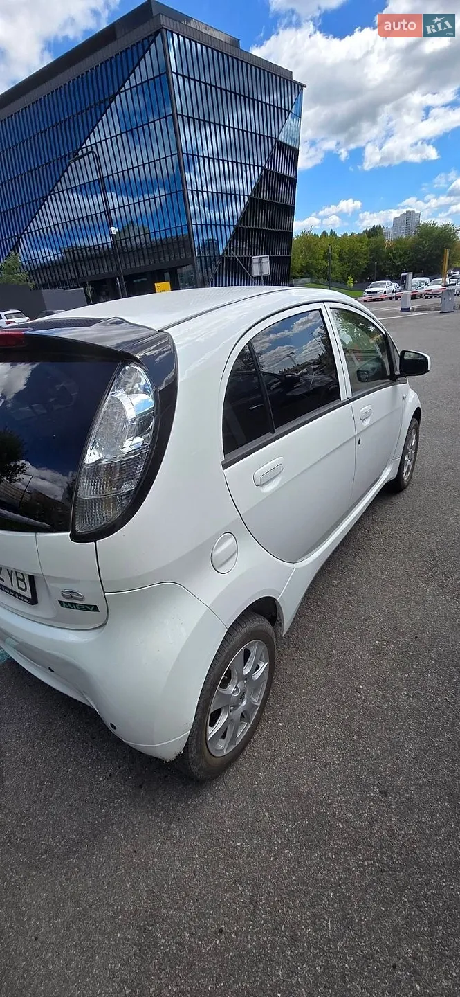 2015 Mitsubishi i-MiEV - мініатюра 4
