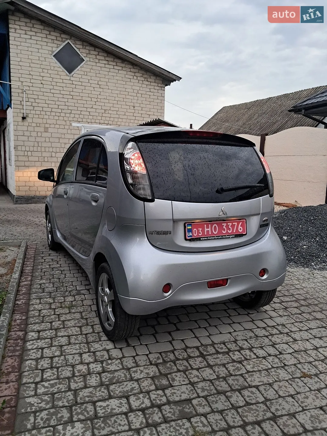 2011 Mitsubishi i-MiEV - мініатюра 10